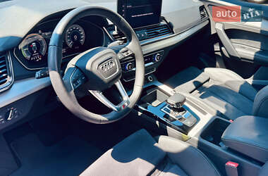 Позашляховик / Кросовер Audi Q5 2020 в 