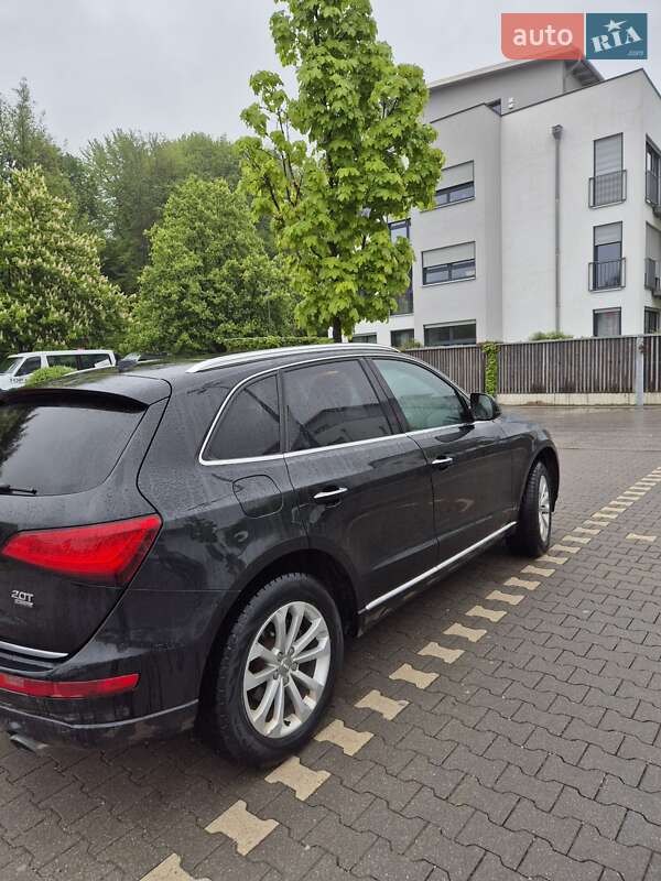 Позашляховик / Кросовер Audi Q5 2015 в 