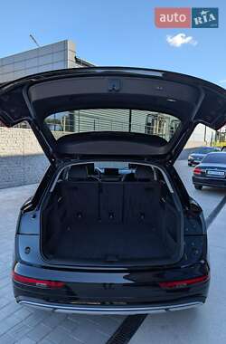 Позашляховик / Кросовер Audi Q5 2020 в 