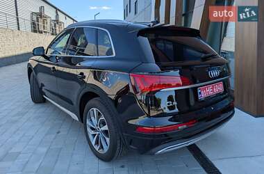 Позашляховик / Кросовер Audi Q5 2020 в 