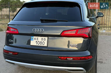 Позашляховик / Кросовер Audi Q5 2018 в 