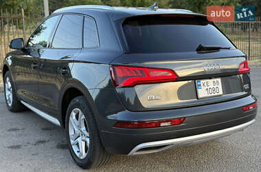 Позашляховик / Кросовер Audi Q5 2018 в 