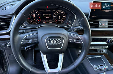 Позашляховик / Кросовер Audi Q5 2018 в 