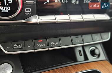 Внедорожник / Кроссовер Audi Q5 2022 в 