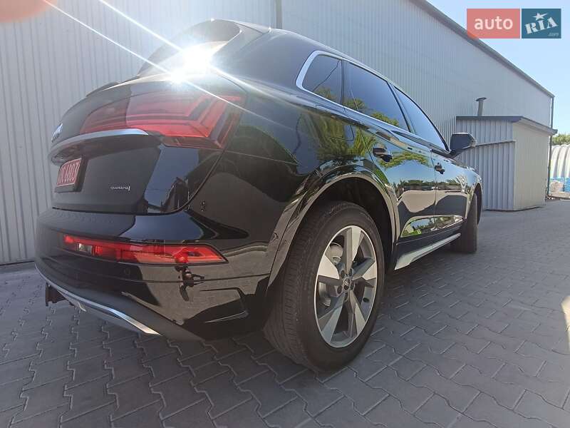 Внедорожник / Кроссовер Audi Q5 2022 в Стрые