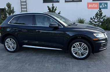 Позашляховик / Кросовер Audi Q5 2018 в 
