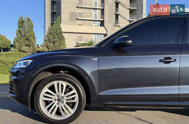 Позашляховик / Кросовер Audi Q5 2017 в 