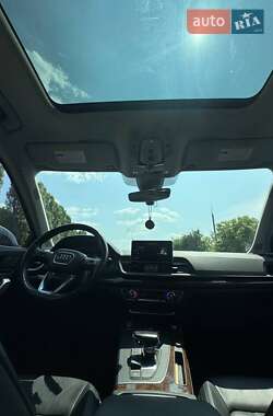 Внедорожник / Кроссовер Audi Q5 2017 в 
