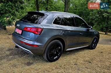 Внедорожник / Кроссовер Audi Q5 2018 в 