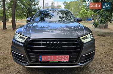 Внедорожник / Кроссовер Audi Q5 2018 в 