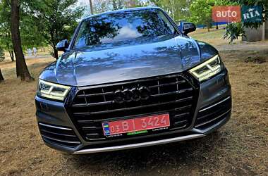Внедорожник / Кроссовер Audi Q5 2018 в 
