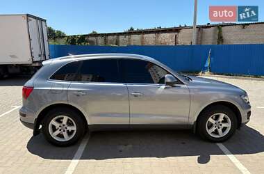 Внедорожник / Кроссовер Audi Q5 2009 в 