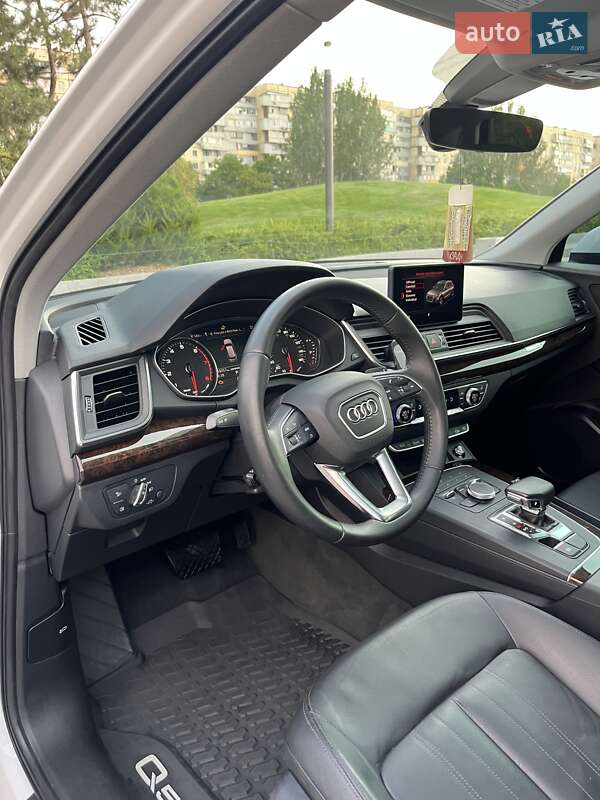 Внедорожник / Кроссовер Audi Q5 2019 в Днепре