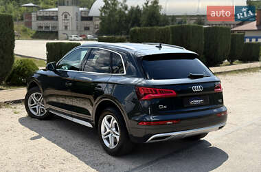 Внедорожник / Кроссовер Audi Q5 2017 в 