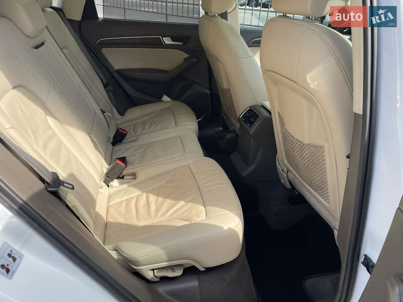 Позашляховик / Кросовер Audi Q5 2013 в Львові