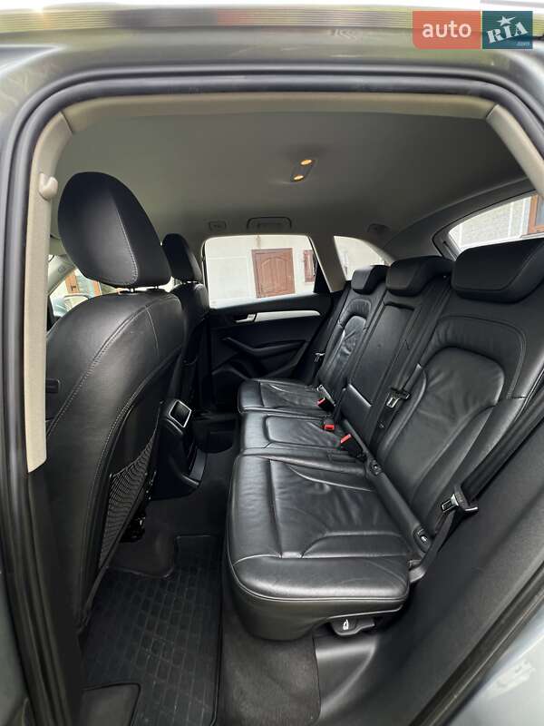 Внедорожник / Кроссовер Audi Q5 2011 в Надворной