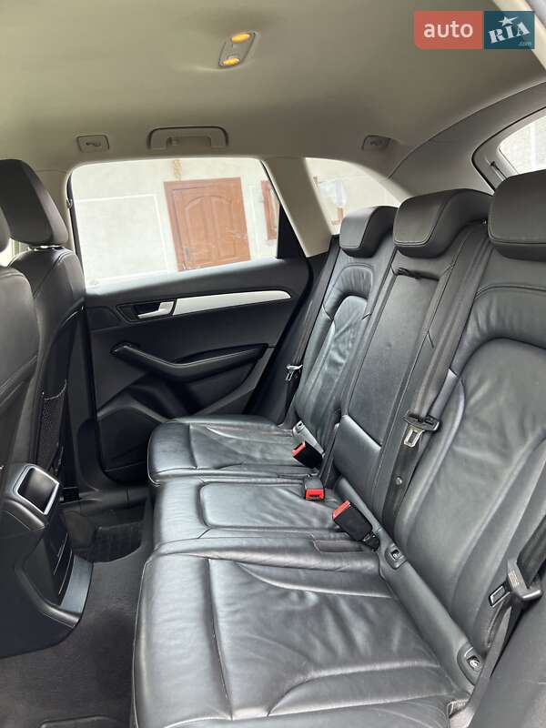 Внедорожник / Кроссовер Audi Q5 2011 в Надворной