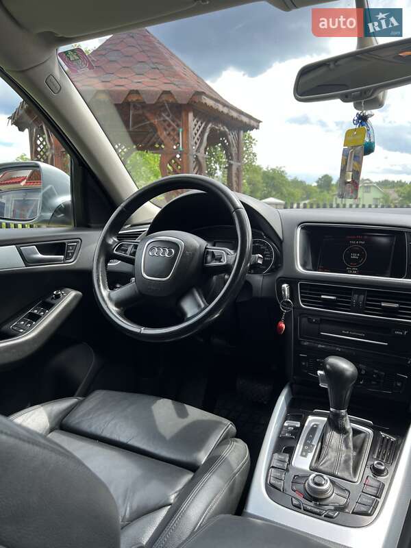 Внедорожник / Кроссовер Audi Q5 2011 в Надворной