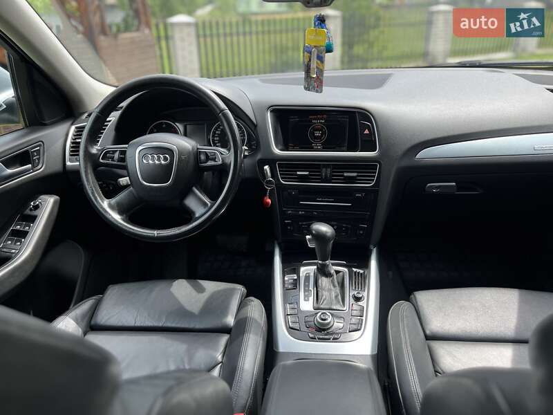 Внедорожник / Кроссовер Audi Q5 2011 в Надворной