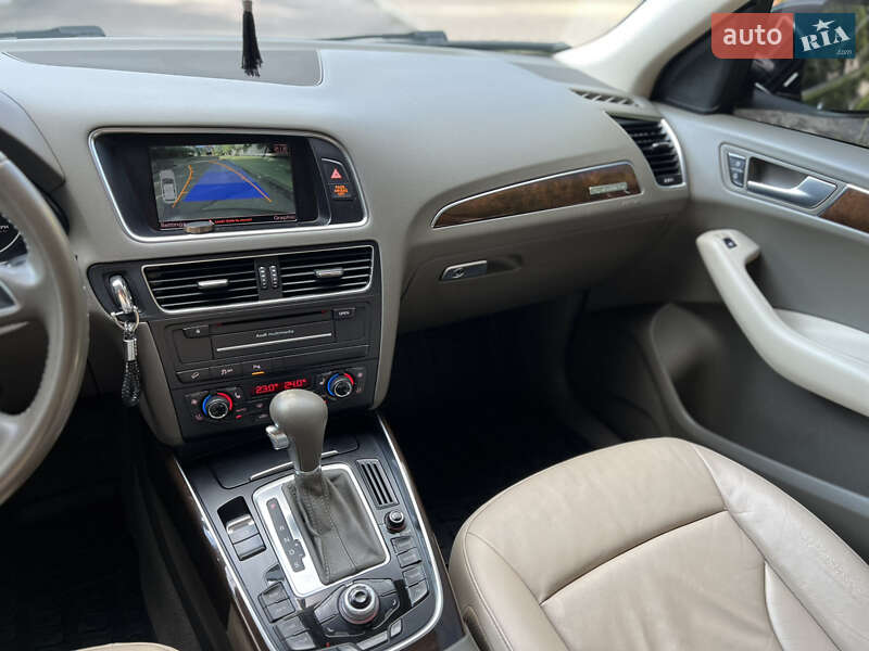 Позашляховик / Кросовер Audi Q5 2010 в Рівному