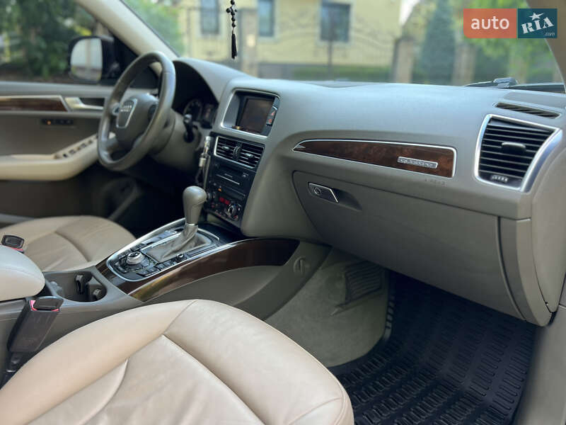 Позашляховик / Кросовер Audi Q5 2010 в Рівному
