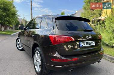Внедорожник / Кроссовер Audi Q5 2010 в 