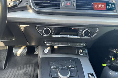 Внедорожник / Кроссовер Audi Q5 2017 в 