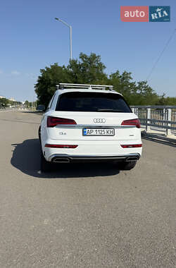 Внедорожник / Кроссовер Audi Q5 2024 в 