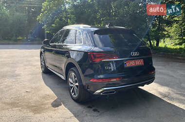 Позашляховик / Кросовер Audi Q5 2023 в 