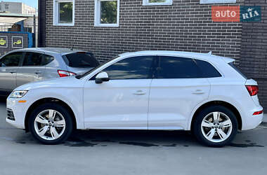 Внедорожник / Кроссовер Audi Q5 2017 в 