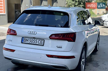 Внедорожник / Кроссовер Audi Q5 2017 в 