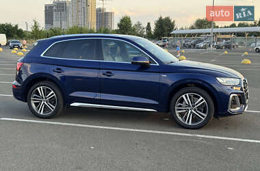 Внедорожник / Кроссовер Audi Q5 2021 в 