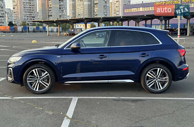 Внедорожник / Кроссовер Audi Q5 2021 в 