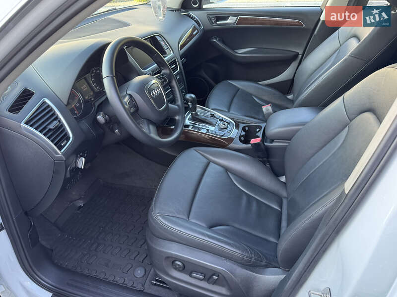 Позашляховик / Кросовер Audi Q5 2011 в Луцьку