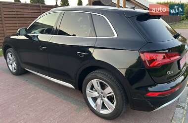Внедорожник / Кроссовер Audi Q5 2018 в 