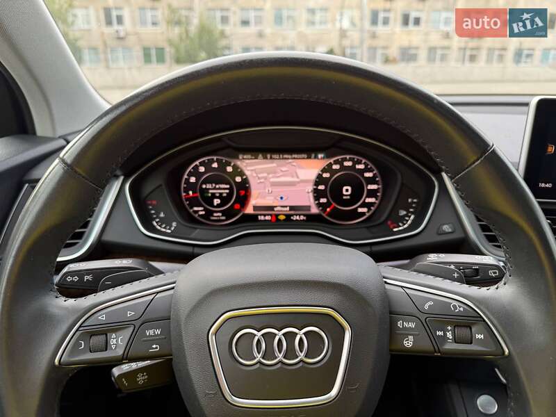 Позашляховик / Кросовер Audi Q5 2020 в Києві