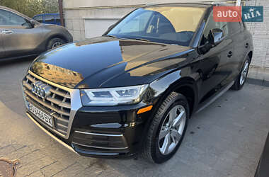 Внедорожник / Кроссовер Audi Q5 2017 в 