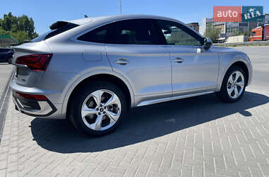 Позашляховик / Кросовер Audi Q5 2021 в 