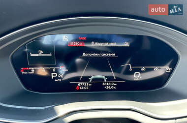 Позашляховик / Кросовер Audi Q5 2021 в 