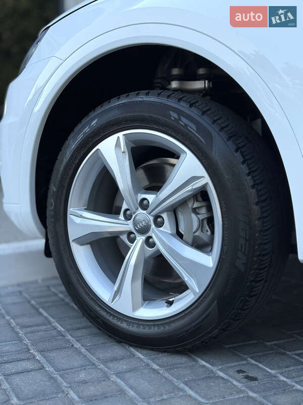 Позашляховик / Кросовер Audi Q5 2019 в Одесі