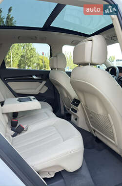 Внедорожник / Кроссовер Audi Q5 2019 в 