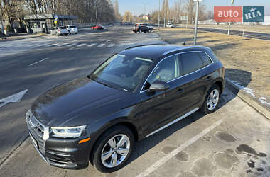 Внедорожник / Кроссовер Audi Q5 2018 в 