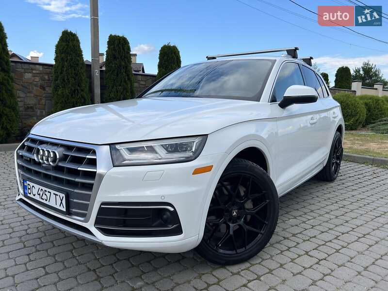Позашляховик / Кросовер Audi Q5 2018 в 