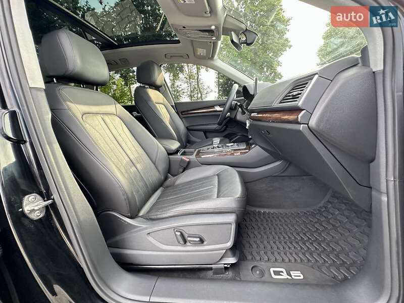 Внедорожник / Кроссовер Audi Q5 2019 в Тернополе