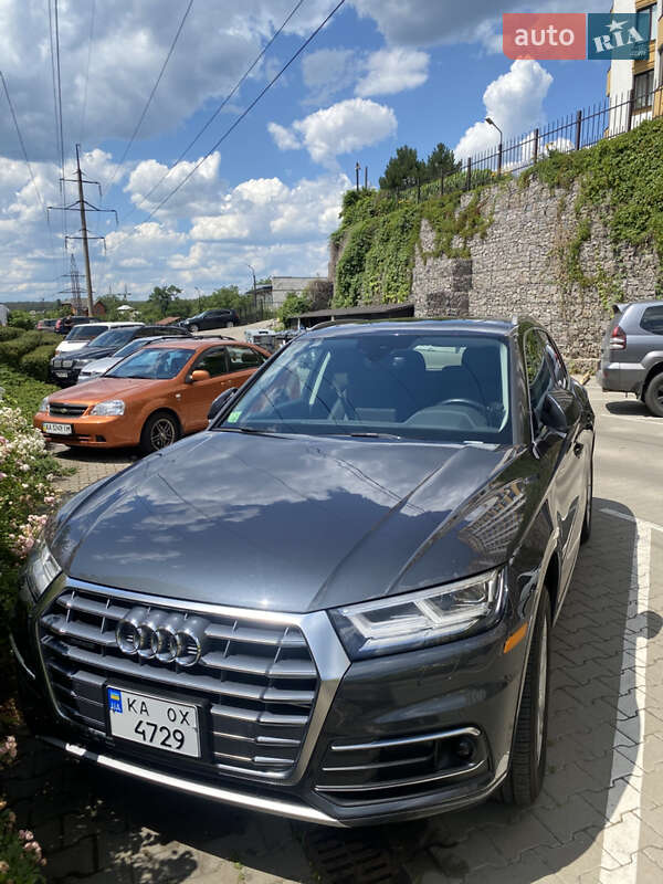 Позашляховик / Кросовер Audi Q5 2020 в Києві