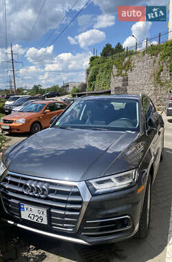 Внедорожник / Кроссовер Audi Q5 2020 в 