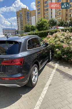 Внедорожник / Кроссовер Audi Q5 2020 в 
