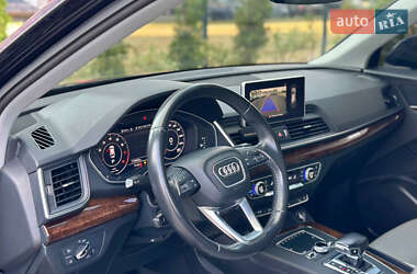 Внедорожник / Кроссовер Audi Q5 2017 в 