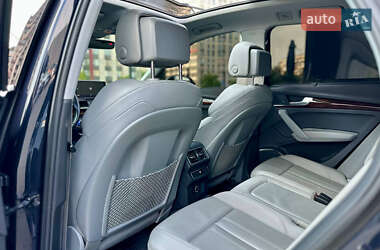 Внедорожник / Кроссовер Audi Q5 2017 в 