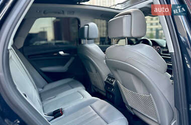 Внедорожник / Кроссовер Audi Q5 2017 в 
